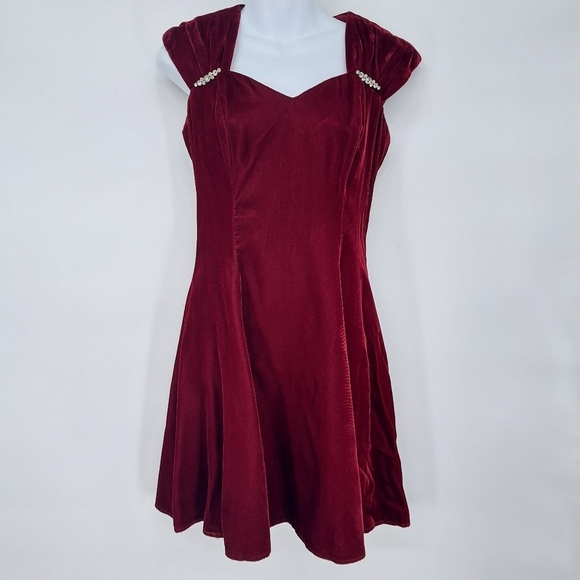 Roberta Vintage Burgundy Velvet Rhinestone Embellished Party Dress - Picture 1 of 7